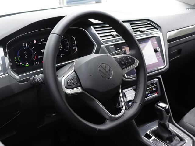 Volkswagen TIGUAN 1.4 TSI eHybrid Elegance | Trekhaak | Dodehoekdetectie | Stoel- en stuurverwarming | Navigatie | Adaptive cruise |