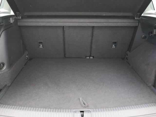 Volkswagen TIGUAN 1.4 TSI eHybrid Life Business 245PK DSG Pano-Schuifdak, Keyless, Adaptieve Cruise Controle, Ergo Comfort Stoel, Elektr. Achterklep, 360gr. Camera, Stoel-Stuurverwarming, Side Assist, Trekhaak, 17" LM Velgen