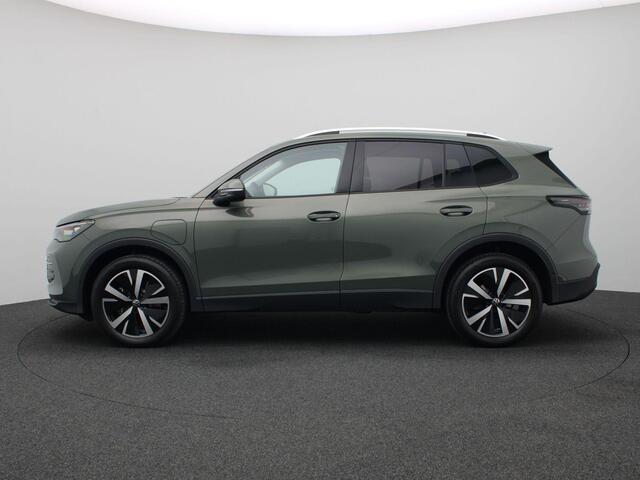Volkswagen TIGUAN 1.5 eHybrid Life Edition 204PK DSG Adaptieve Cruise Controle, Achteruitrijcamera, Side Assist, Navi via Apple Carplay/Android Auto, Keyless, Stoel-Stuurverwarming, Elektr. Achterklep, Trekhaak, 19" LM Velgen