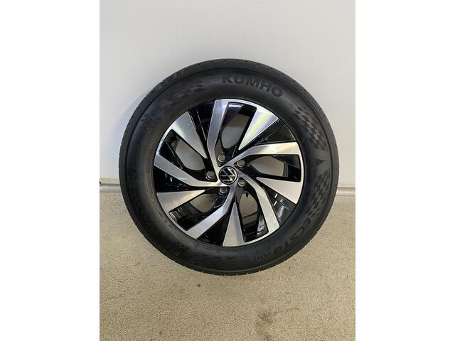 Volkswagen TIGUAN 1.5 eHybrid Life Edition 204 pk Automaat (DSG) | Navigatie | Elektr. trekhaak | Parkeersensoren (Park assist) | Achteruitrijcamera | Adaptieve cruise control | Stoelverwarming |