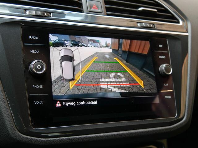 Volkswagen TIGUAN 2.0 TSI 191PK 4Motion Highline Business R | APPLE CARPLAY | CAMERA |