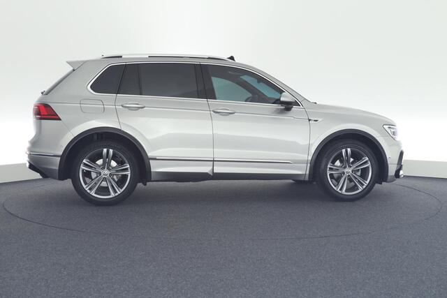 Volkswagen TIGUAN 1.4 TSI 150pk DSG ACT R-Line Highline 360Camera Keyless Virtual Cockpit Stoelverwarming Panoramadak Navigatie