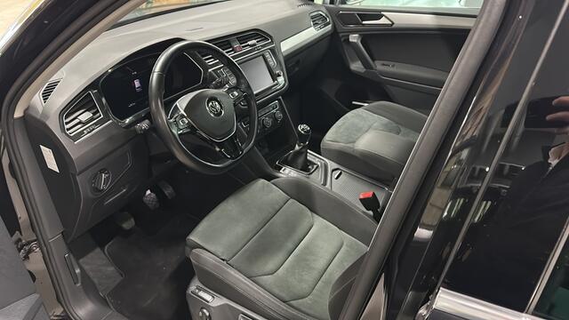 Volkswagen TIGUAN 1.4 TSI R-Line Bus. Connected
