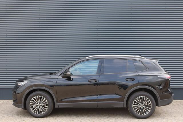 Volkswagen TIGUAN 1.5 eHybrid 204pk Edition IQ.Light/Keyless/Camera/DCC/ACC/Winterpakket/Elek. klep/Dodehoek/trekhaak wegkl.