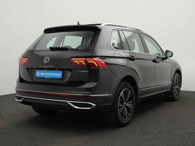 Volkswagen TIGUAN Elegance Business 1.4 TSI 245 pk DSG eHybrid | Panoramadak | Trekhaak | Navigatie Discover Pro | Rondomzicht camera | Stuur-/stoelverwarming | IQ Light