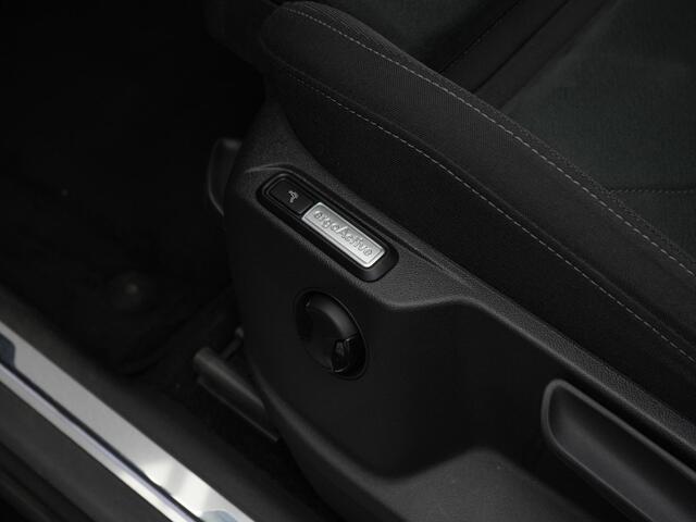 Volkswagen TIGUAN Elegance Business 1.4 TSI 245 pk DSG eHybrid | Panoramadak | Trekhaak | Navigatie Discover Pro | Rondomzicht camera | Stuur-/stoelverwarming | IQ Light