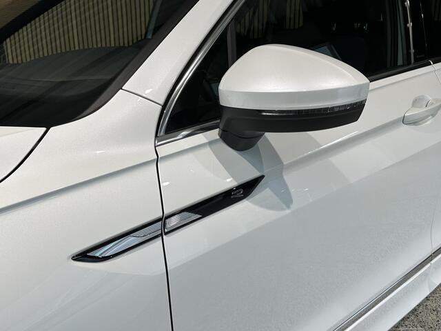 Volkswagen TIGUAN 1.5 TSI ACT Highline Business R Schuif / kantel dak | Matrix LED | Carplay