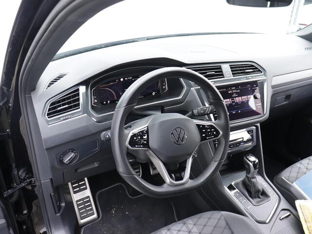 Volkswagen TIGUAN 1.4 TSI eHybrid R-Line | Wegklapbare trekhaak | Matrix LED | Black style | Stoel- en stuurverwarming | Camera |