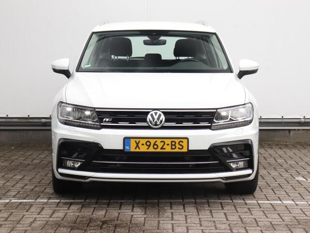 Volkswagen TIGUAN 2.0 TSI 4Motion Highline Business R | Camera | Carplay & Android auto | Stoelverwarming | Spraakbediening | Elektrisch uitklapbare trekhaak |