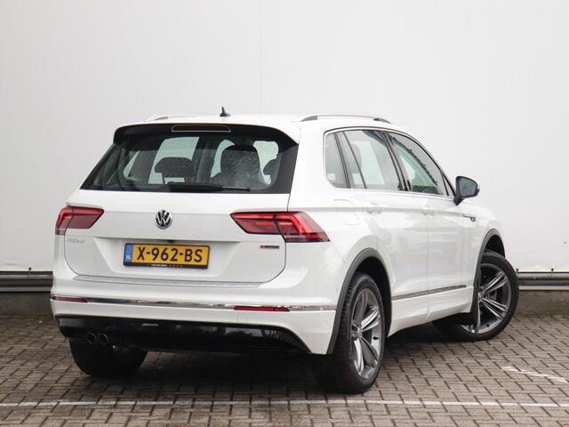 Volkswagen TIGUAN 2.0 TSI 4Motion Highline Business R | Camera | Carplay & Android auto | Stoelverwarming | Spraakbediening | Elektrisch uitklapbare trekhaak |