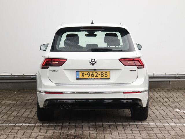 Volkswagen TIGUAN 2.0 TSI 4Motion Highline Business R | Camera | Carplay & Android auto | Stoelverwarming | Spraakbediening | Elektrisch uitklapbare trekhaak |