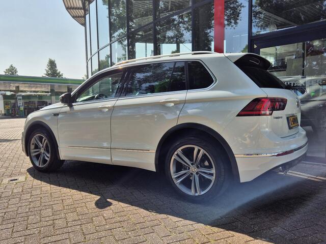 Volkswagen TIGUAN 1.5 TSI Comfortline Business R-Line | Navigatie | Climate Control | Cruise Control | LM Velgen