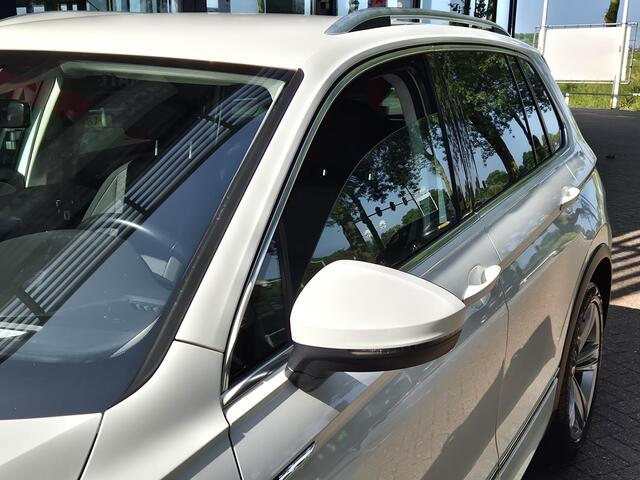 Volkswagen TIGUAN 1.5 TSI Comfortline Business R-Line | Navigatie | Climate Control | Cruise Control | LM Velgen