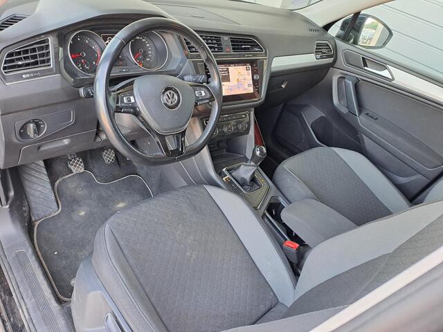 Volkswagen TIGUAN Allspace 1.5 TSI Comfortline Business, 7-Persoons, Trekhaak, Keyless,