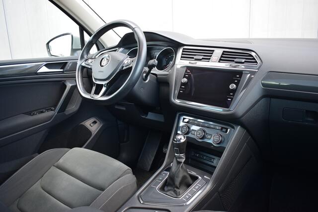 Volkswagen TIGUAN 1.4 TSi Comfortline Business LED | Panoramadak | Dynaudio | Keyless | Trekhaak | Carplay