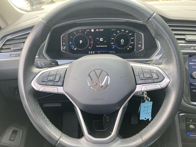 Volkswagen TIGUAN 1.5TSI/150PK DSG Elegance · Panoramadak · Massagefunctie · Camera + Parkeersensoren