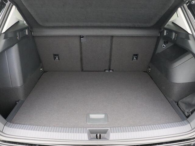 Volkswagen TIGUAN 1.5 eHybrid Life Edition 204PK DSG Adaptieve Cruise Controle, Achteruitrijcamera, Side Assist, Navi via Apple Carplay/Android Auto, Keyless, Stoel-Stuurverwarming, Elektr. Achterklep, Trekhaak, 19" LM Velgen