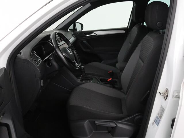 Volkswagen TIGUAN 1.5 TSI R-Line | DSG | 360 camera | Active Info | Keyless | Adaptive cruise | Trekhaak | Full LED | Park Assist | Carplay | Navigatie