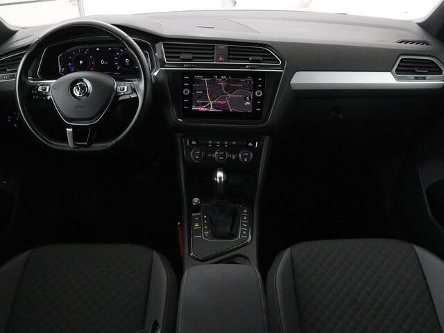 Volkswagen TIGUAN 1.5 TSI R-Line | DSG | 360 camera | Active Info | Keyless | Adaptive cruise | Trekhaak | Full LED | Park Assist | Carplay | Navigatie