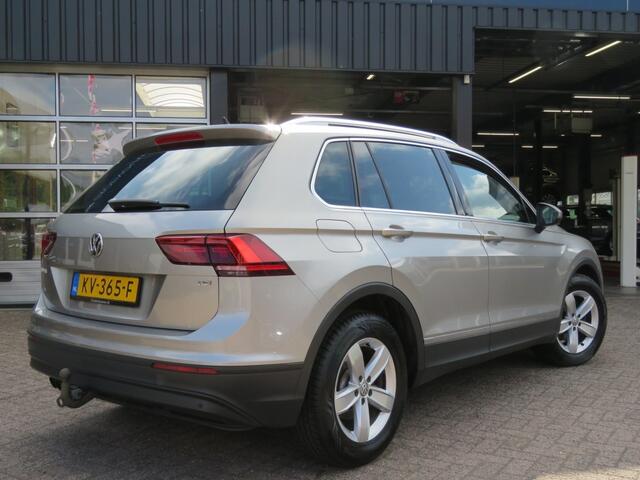 Volkswagen TIGUAN 1.4 TSI CON. SERIES / Led / Navi / Wegklap.haak / BOVAG garantie