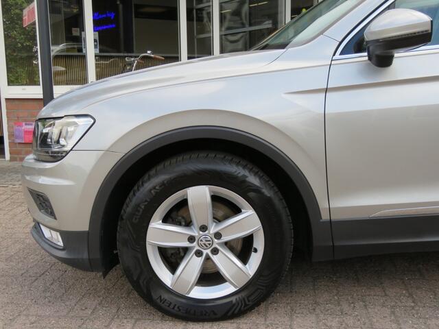 Volkswagen TIGUAN 1.4 TSI CON. SERIES / Led / Navi / Wegklap.haak / BOVAG garantie