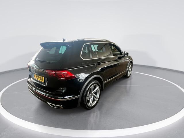 Volkswagen TIGUAN 1.5 TSI 150pk DSG R-Line · Camera · Dodehoeksensor · Navigatie · Apple Car Play · Keyless · 19'' · ACC ·