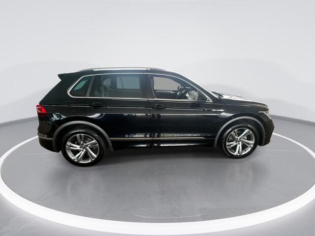 Volkswagen TIGUAN 1.5 TSI 150pk DSG R-Line · Camera · Dodehoeksensor · Navigatie · Apple Car Play · Keyless · 19'' · ACC ·