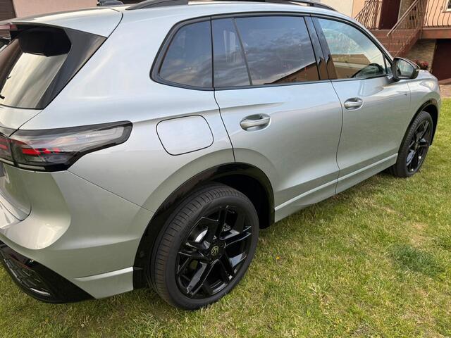 Volkswagen TIGUAN 1.5 eHybrid R-Line Editon 272PK WORDT VERWACHT |PANO-DAK|BLACK-STYLE|IQ.LIGHT|