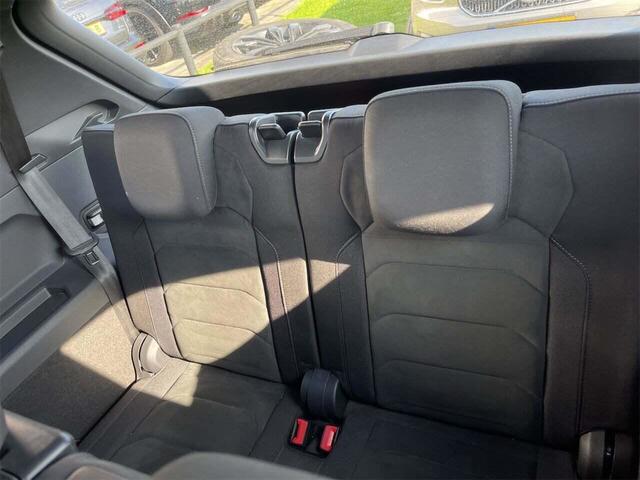 Volkswagen TIGUAN Allspace 1.5 TSI Highline Business R 7p. / Panoramadak / Camera / 20'' / Virtual Cockpit / DAB / Stoelverwarming / ACC / Spiegelpakket