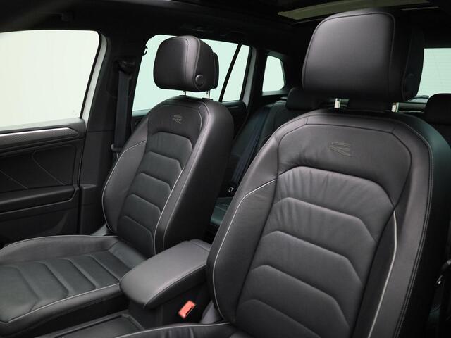 Volkswagen TIGUAN 1.4 TSIeHybrid 180kW/245PK R-Line DSG · Panoramadak · Leder · Trekhaak · Camera · Apple Car Play · Stoel & Stuurverwarming · Navigatie ·
