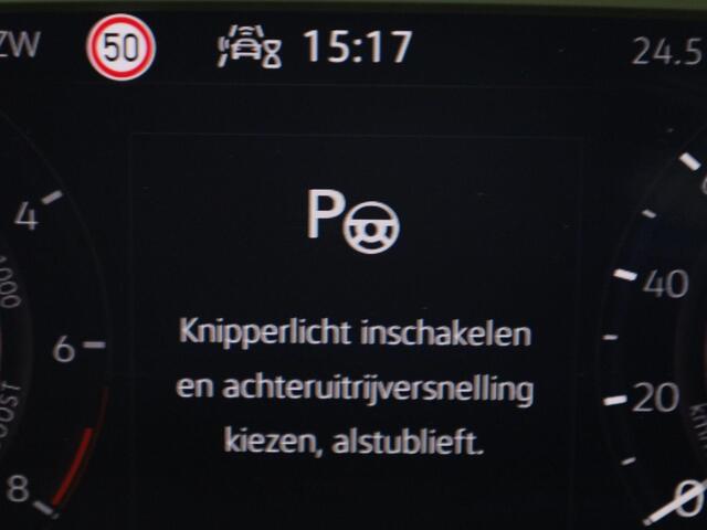 Volkswagen TIGUAN 1.4 TSIeHybrid 180kW/245PK R-Line DSG · Panoramadak · Leder · Trekhaak · Camera · Apple Car Play · Stoel & Stuurverwarming · Navigatie ·