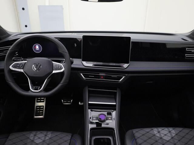 Volkswagen TIGUAN 1.5eTSI/150PK R-Line Blackstyle DSG · Panoramadak · 360°Camera + Parkeersensoren · Massagefunctie · Head-Up Display · Garantie tot september 2026