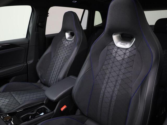 Volkswagen TIGUAN 1.5eTSI/150PK R-Line Blackstyle DSG · Panoramadak · 360°Camera + Parkeersensoren · Massagefunctie · Head-Up Display · Garantie tot september 2026