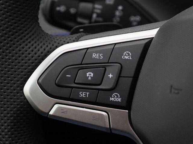 Volkswagen TIGUAN 1.5eTSI/150PK R-Line Blackstyle DSG · Panoramadak · 360°Camera + Parkeersensoren · Massagefunctie · Head-Up Display · Garantie tot september 2026