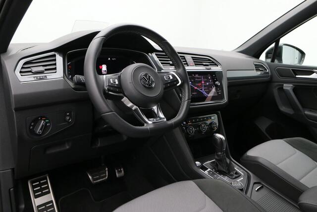 Volkswagen TIGUAN 2.0 TSI 230 pk DSG 4Motion Highline Business R / R-Line | Panoramdak | Trekhaak | Stoel-/achterbankverwarming