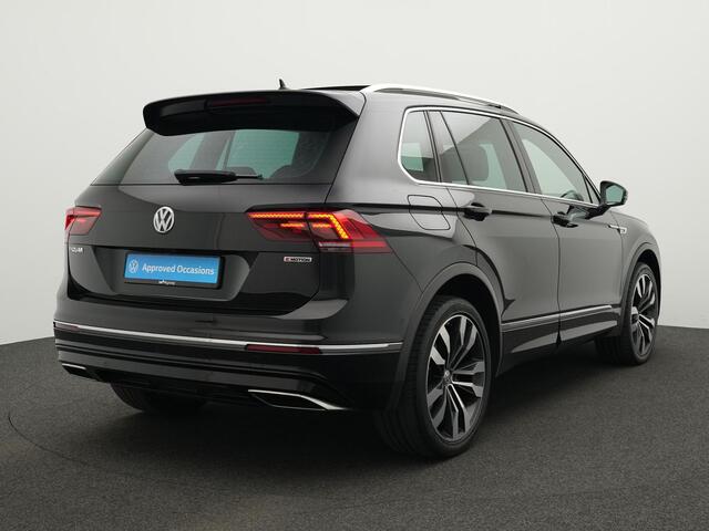Volkswagen TIGUAN 2.0 TSI 230 pk DSG 4Motion Highline Business R / R-Line | Panoramdak | Trekhaak | Stoel-/achterbankverwarming