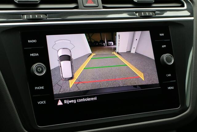 Volkswagen TIGUAN 2.0 TSI 230 pk DSG 4Motion Highline Business R / R-Line | Panoramdak | Trekhaak | Stoel-/achterbankverwarming