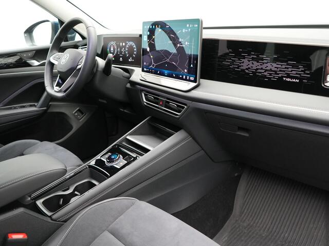 Volkswagen TIGUAN 1.5 eHybrid Elegance Plug In Hybrid 204pk Nieuw Model PHEV | Trekhaak af Fabriek | Head Up | Adaptive Cruise | 360 Camera | Alcantara Sportstoelen Massage | IQ light | Keyless | Parkassist | Sfeerverlichting |