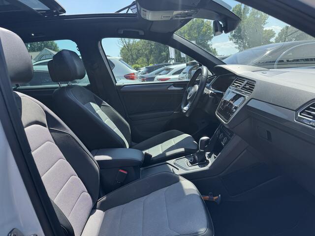Volkswagen TIGUAN 1.4 TSI ACT Highline 3x R-Line / Trekhaak / Panoramadak / 20'' / Navigatie / Parkeerhulp V+A / DAB / Stoelverwarming / ACC