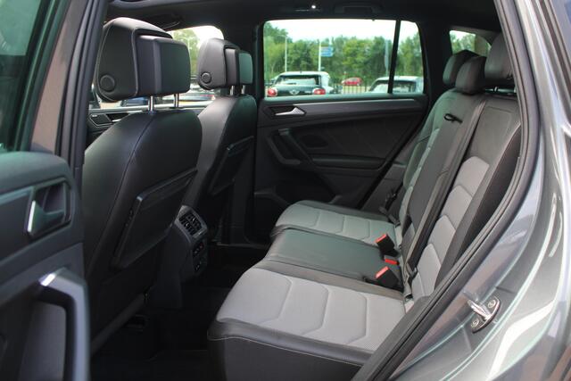 Volkswagen TIGUAN 1.4 TSI ACT Highline 3x R-Line / Trekhaak / Panoramadak / 20'' / Navigatie / Parkeerhulp V+A / DAB / Stoelverwarming / ACC