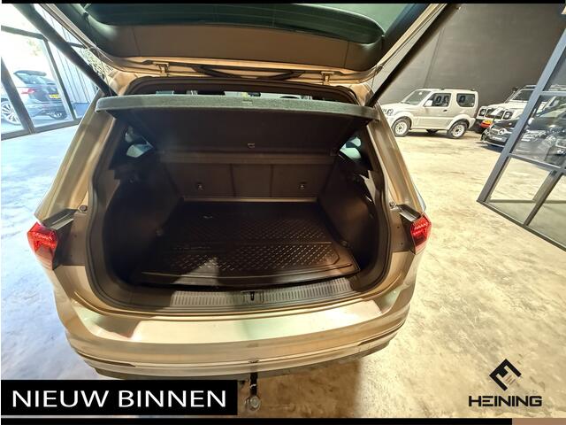 Volkswagen TIGUAN 1.5 TSI ACT Comfortline Business R-Line. Navi. Apple-carplay. Trekhaak. Hollandse auto met NAP