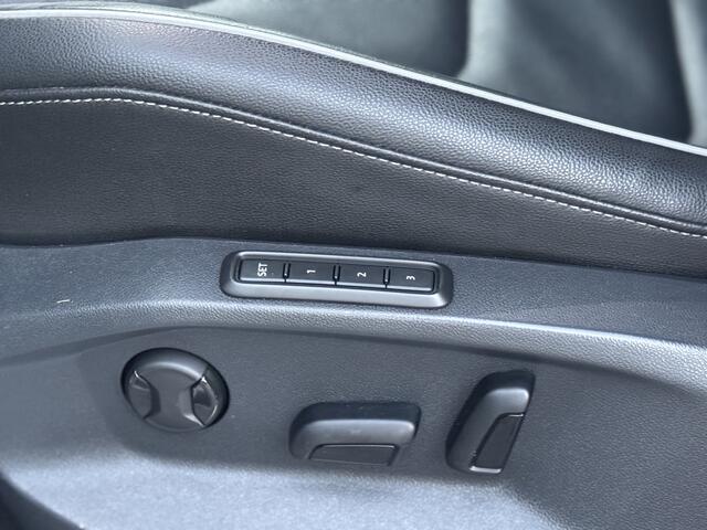 Volkswagen TIGUAN 2.0 TDI DSG R-Line Highline | Panorama | Adaptive Cruise | Keyless | Leder | Apple CarPlay