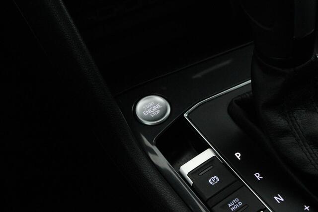 Volkswagen TIGUAN 1.5 TSI 150pk DSG ACT R-Line Highline Keyless Camera Virtual Cockpit Panoramadak Navigatie