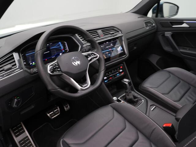 Volkswagen TIGUAN 1.4 TSI 245 pk DSG eHybrid R-Line Business+ | Pano | Trekhaak | Adaptieve ondertelregeling (DCC) | Leder 'Vienna' | 20 inch Misano velgen | IQ light | Adaptieve onderstelregeling