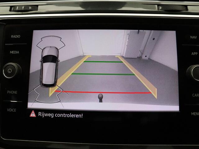 Volkswagen TIGUAN 150pk TSI R-Line Business+ Automaat Camera | Adapt. Cruise | Navi | Parkeersens. v+a | Stoelverw. | Panoramadak