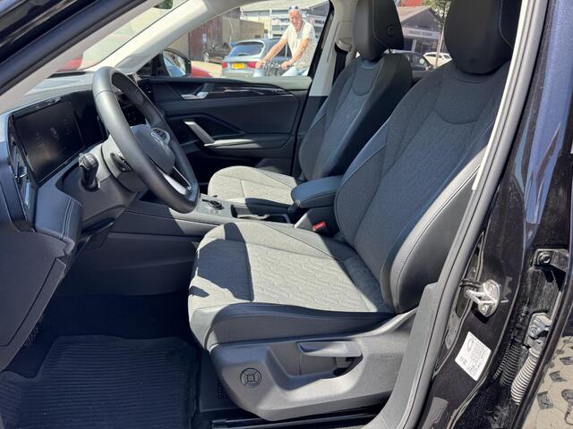 Volkswagen TIGUAN 1.5 eTSI Life Edition | Panodak | Stoelverw | Camera