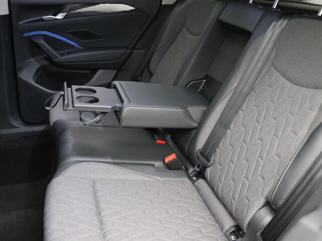 Volkswagen TIGUAN 1.5 eHybrid Life Edition 204PK DSG Trekhaak, Voorruitverwarming, Elektr. Achterklep, Side Assist, Navi via Apple Carplay/Android Auto, Achteruitrijcamera, Winterpakket Plus, 18" LM Velgen