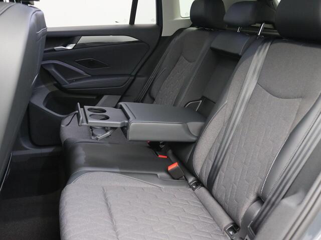 Volkswagen TIGUAN 1.5 eHybrid Life Edition 204PK DSG Trekhaak, Voorruitverwarming, Elektr. Achterklep, Side Assist, Navi via Apple Carplay/Android Auto, Achteruitrijcamera, Winterpakket Plus, 18" LM Velgen