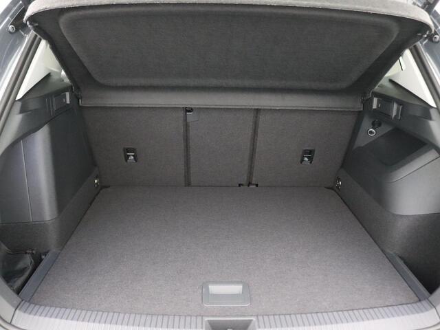 Volkswagen TIGUAN 1.5 eHybrid Life Edition 204PK DSG Trekhaak, Voorruitverwarming, Elektr. Achterklep, Side Assist, Navi via Apple Carplay/Android Auto, Achteruitrijcamera, Winterpakket Plus, 18" LM Velgen