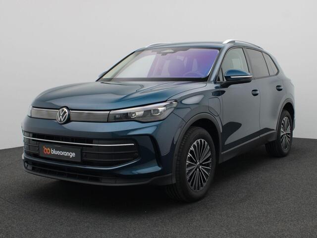 Volkswagen TIGUAN 1.5 eHybrid Life Edition 204PK DSG trekhaak, verwarmbare voorruit, full led, side assist, elek. achterklep, achteruitrijcamera, navi via apple carplay/android auto, stoelverwarming voor + achter, stuurwielverwarming, 18" lichtmetaal adaptive cruise